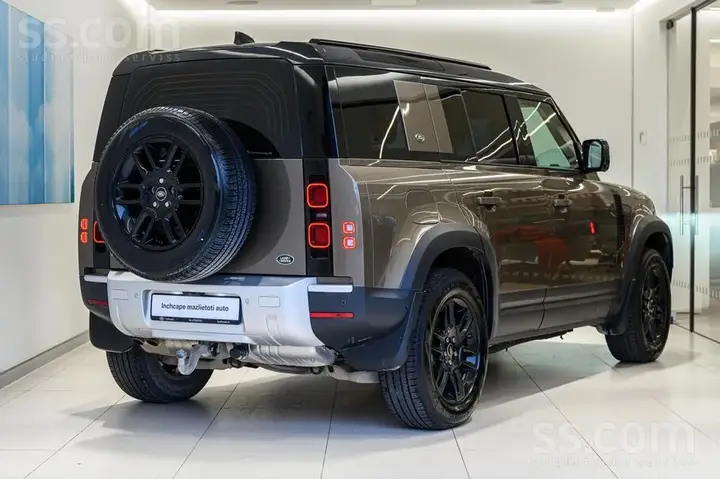 Land Rover Defender 2022 photo 4