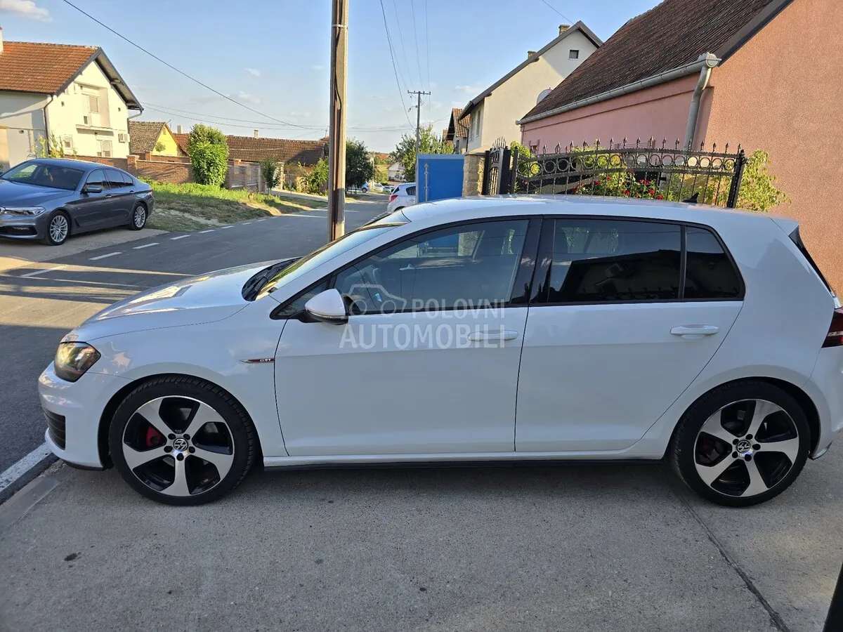 Volkswagen Golf 2014 photo 4