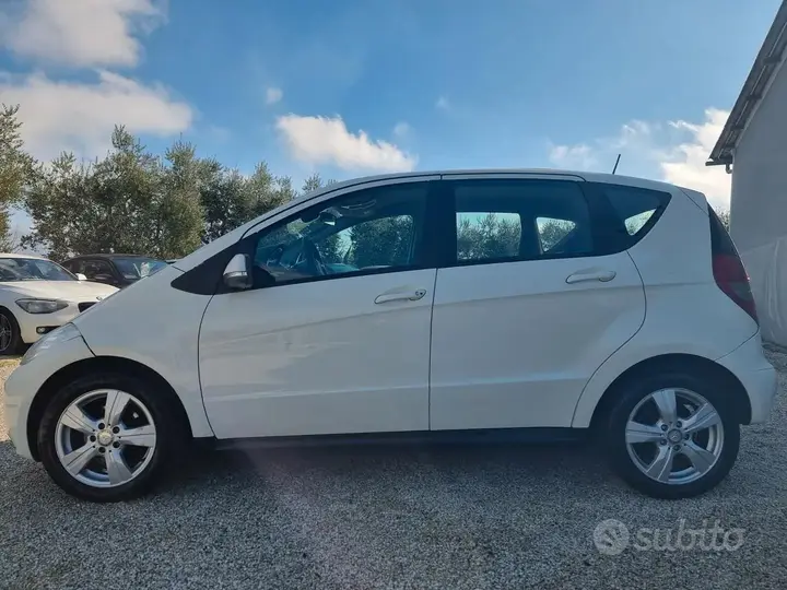 Mercedes-Benz A 160 2011 photo 5