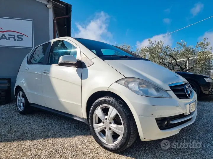 Mercedes-Benz A 160 2011 photo 3