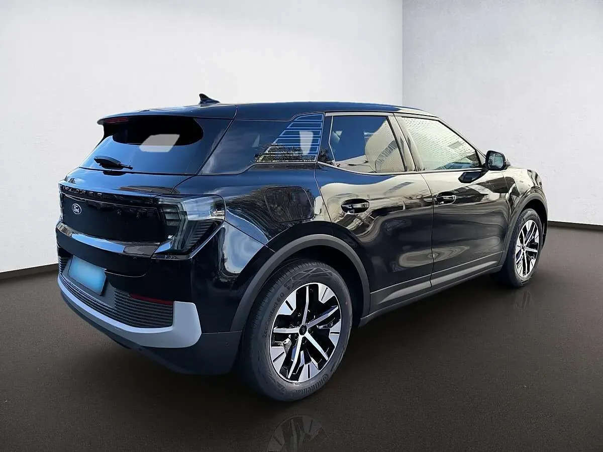 Ford Explorer photo 2