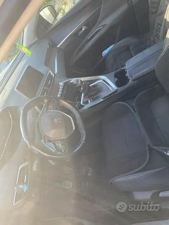 Peugeot 3008 2018 photo 2