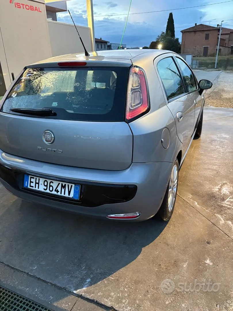 Fiat Punto Evo 2011 photo 3