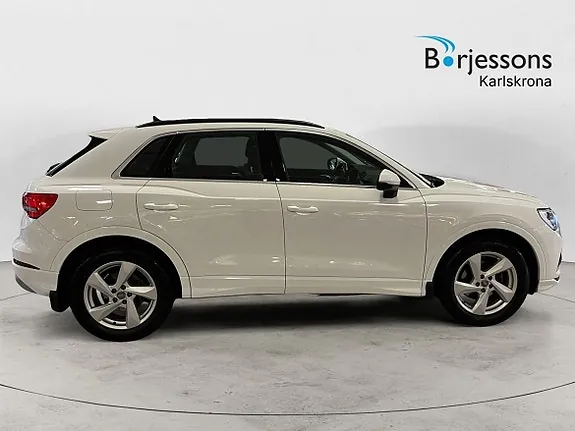 Audi Q3 2019 photo 2