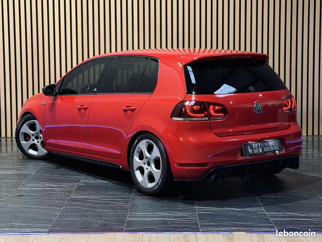 Volkswagen Golf 2011 photo 2