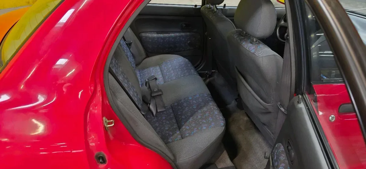 Mazda 121 1992 photo 2