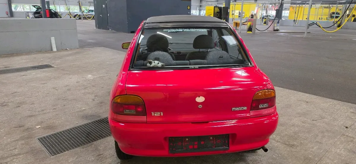 Mazda 121 1992 photo 3