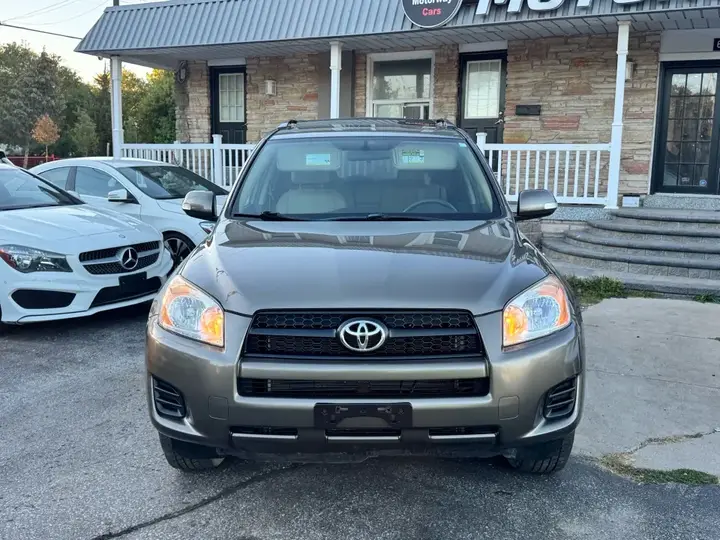 Toyota Rav4 2011 photo 2