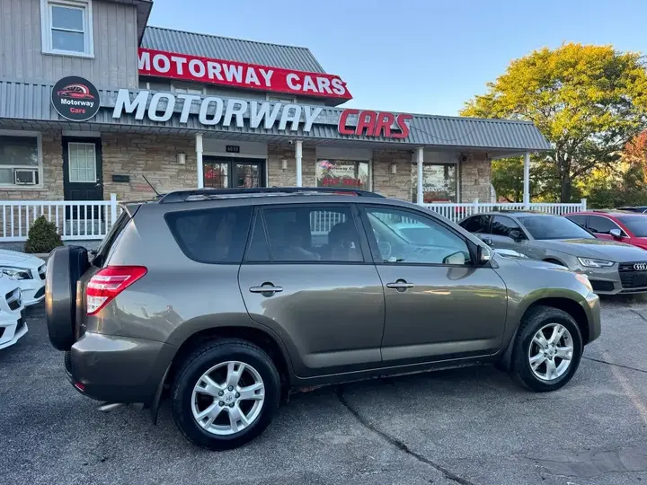 Toyota Rav4 2011 photo 5