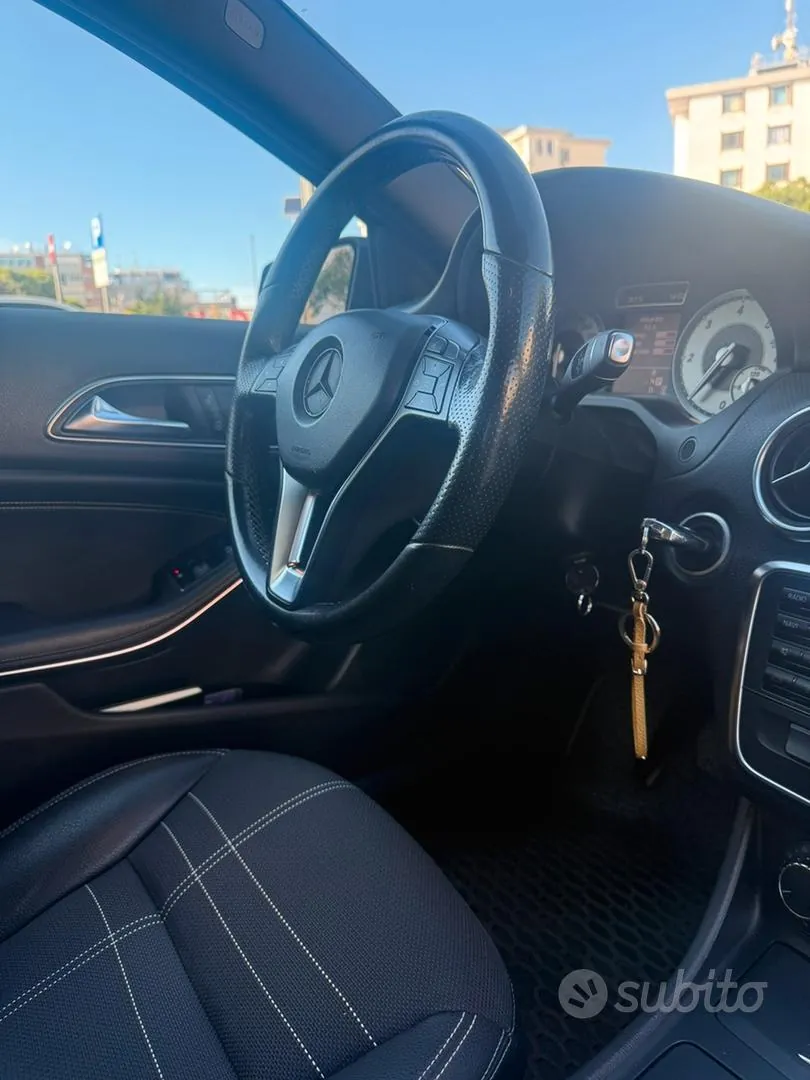 Mercedes-Benz A 180 2012 photo 4