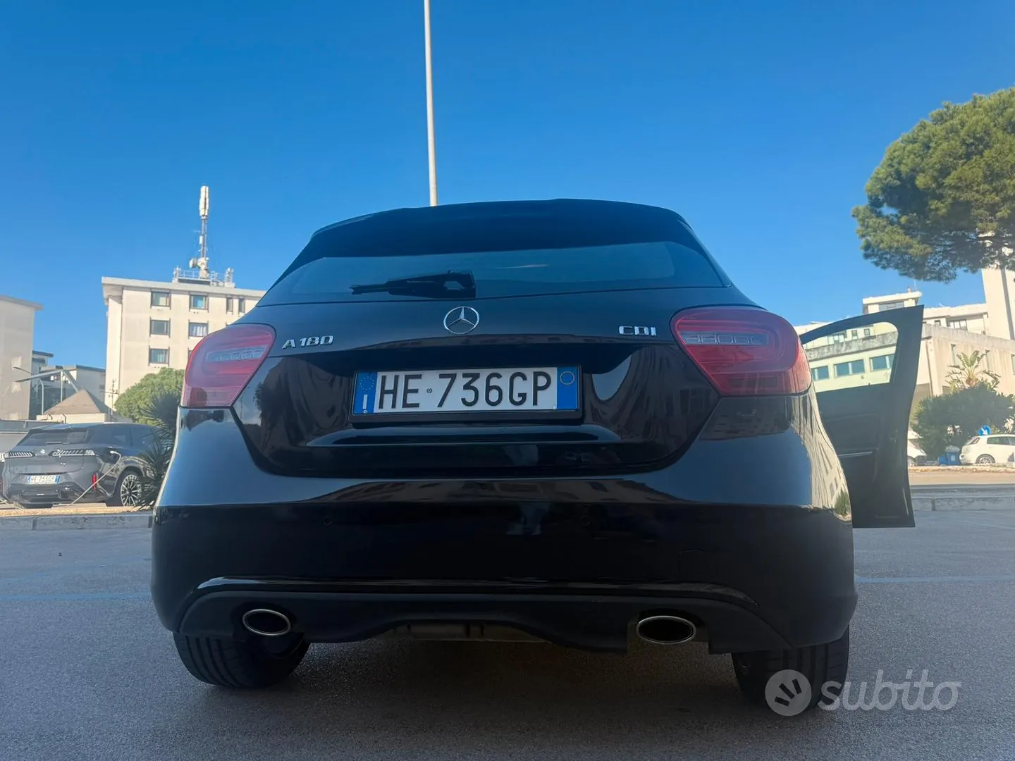 Mercedes-Benz A 180 2012 photo 2