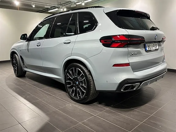 BMW X5 2025 photo 2