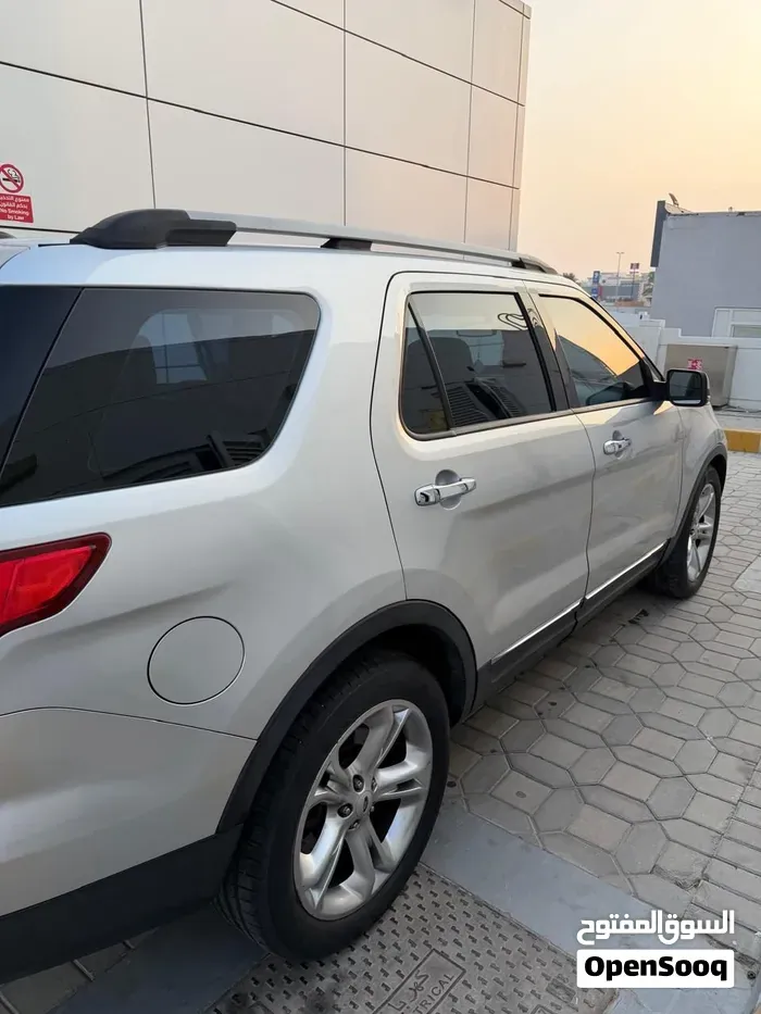 Ford Explorer 2013 photo 4
