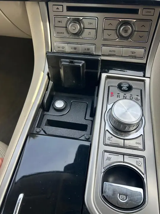 Jaguar Xf 2010 photo 5