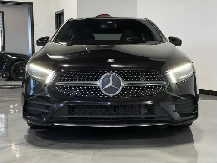 Mercedes-Benz A-Class 2019 photo 2