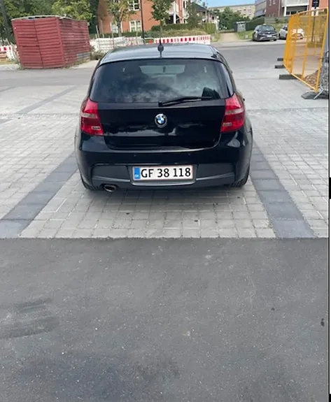 BMW 118D 2008 photo 2