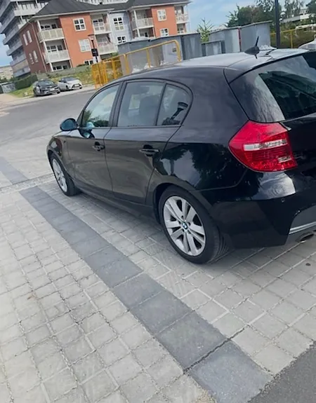 BMW 118D 2008 photo 3