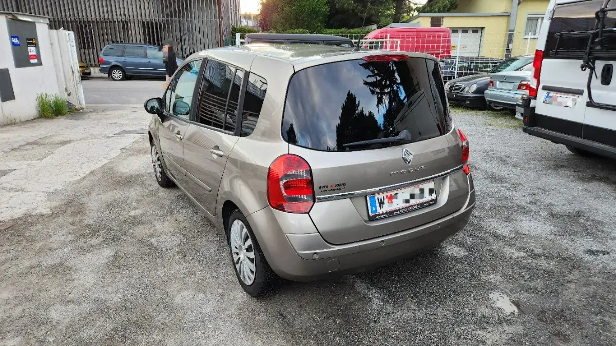 Renault Modus 2010 photo 2
