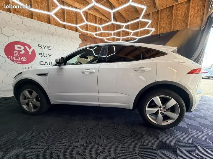 Jaguar E-Pace 2019 photo 5