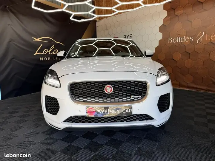 Jaguar E-Pace 2019 photo 2