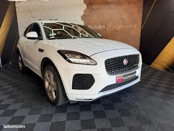 Jaguar E-Pace 2019 photo 4