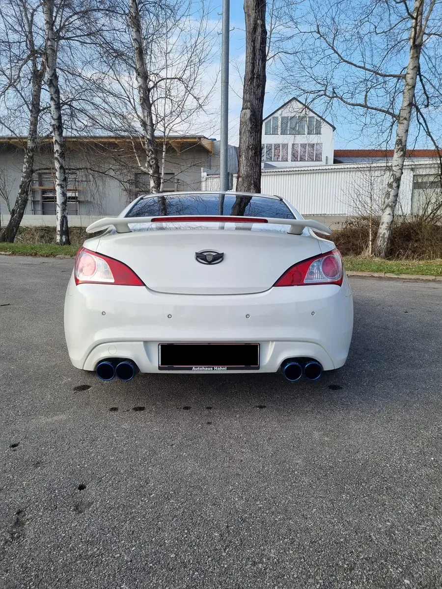Hyundai Genesis 2013 photo 3