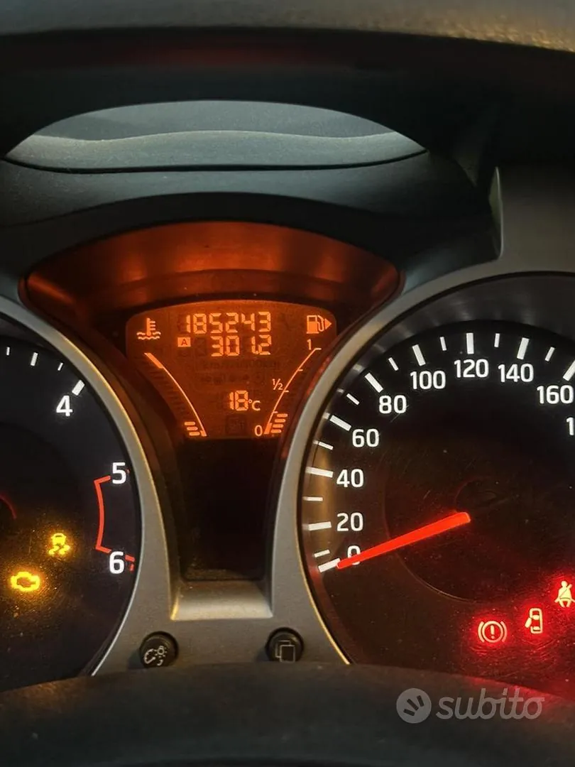 Nissan Juke 2010 photo 5