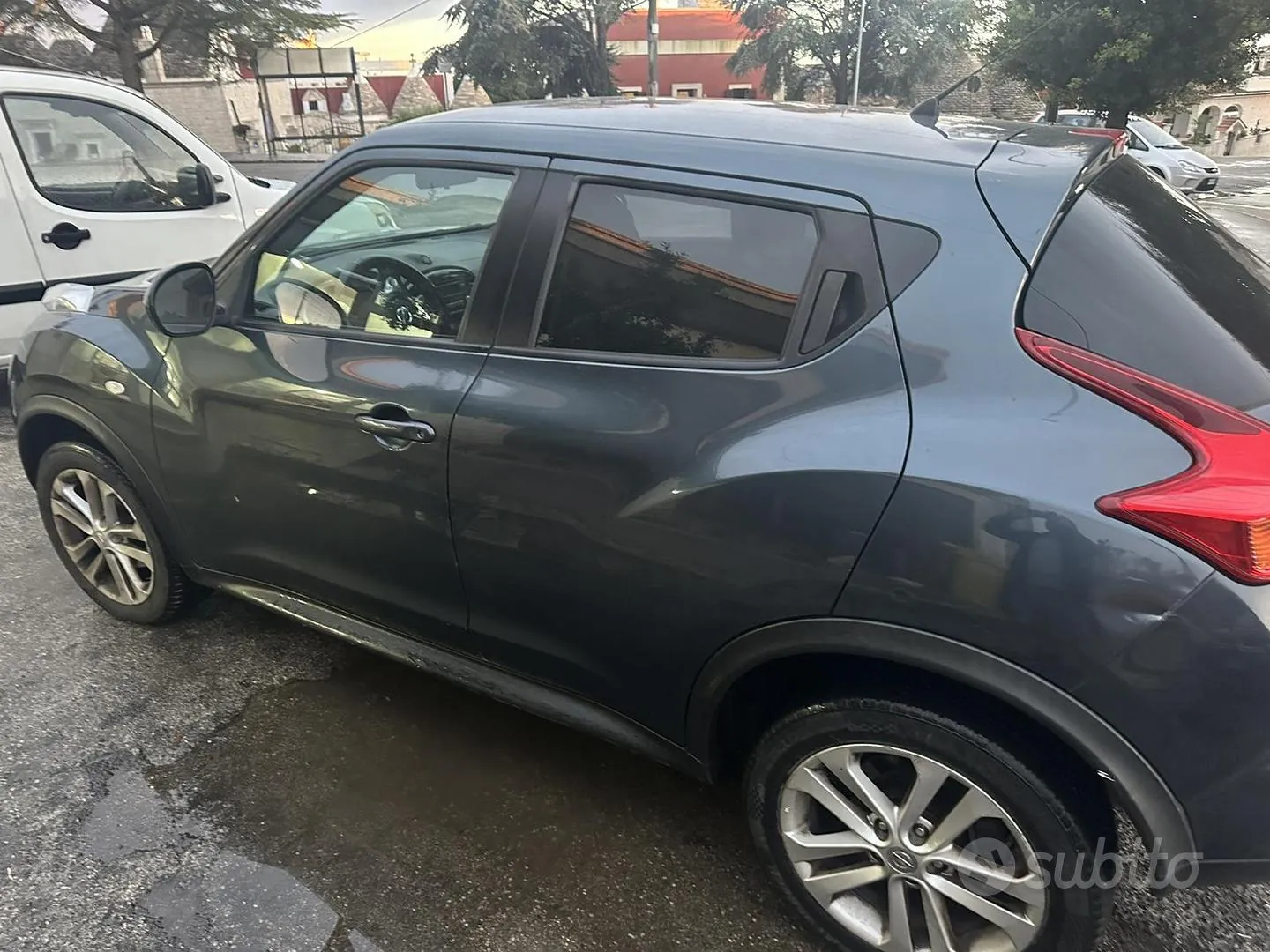 Nissan Juke 2010 photo 2