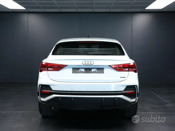 Audi Q3 2021 photo 4