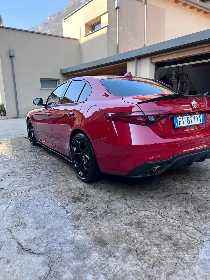 Alfa Romeo Giulia 2019 photo 2