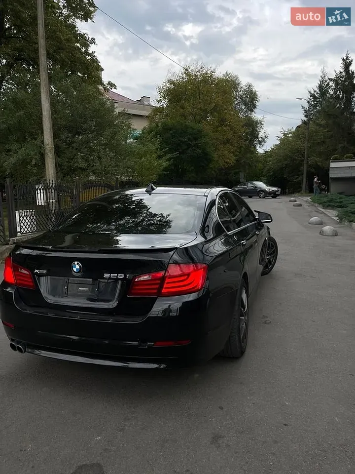BMW 5 Series 2012 photo 4