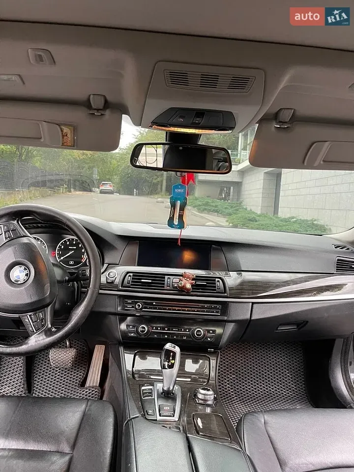 BMW 5 Series 2012 photo 5