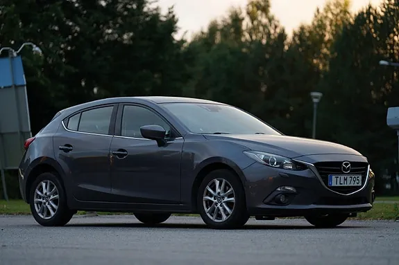 Mazda 3 2015 photo 2