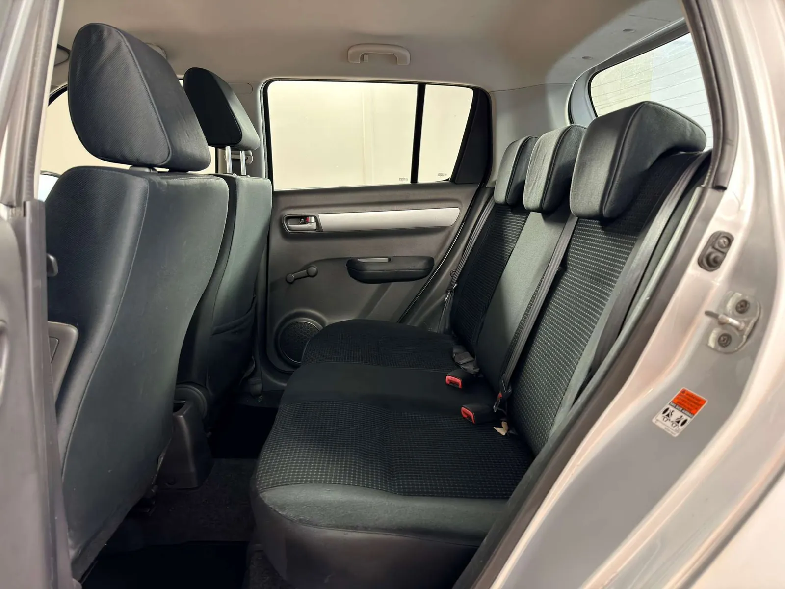 Suzuki Swift 2005 photo 4