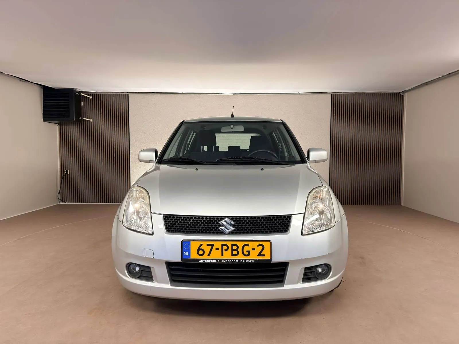 Suzuki Swift 2005 photo 3