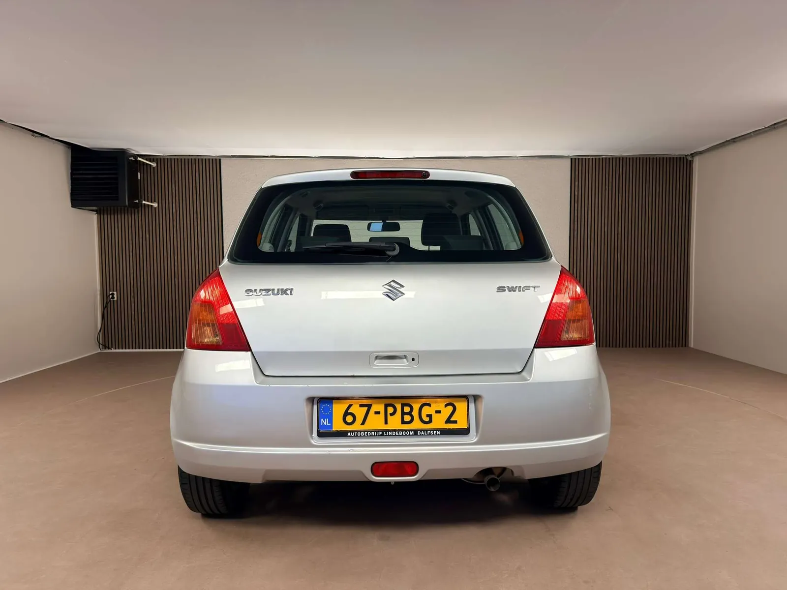 Suzuki Swift 2005 photo 5