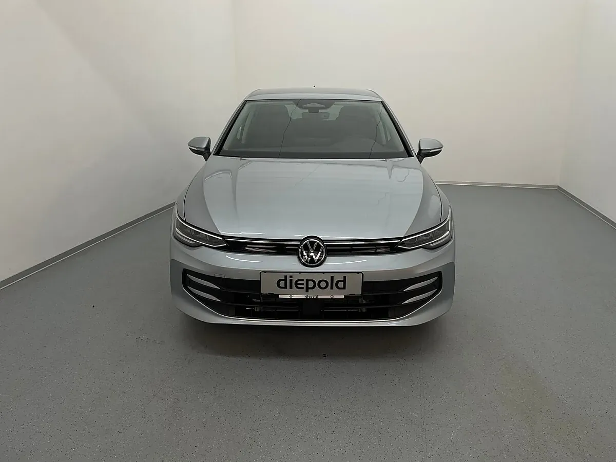 Volkswagen Golf 2026 photo 2