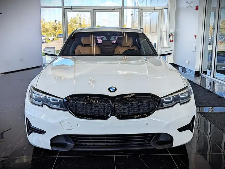 BMW 3 Series 2019 photo 2