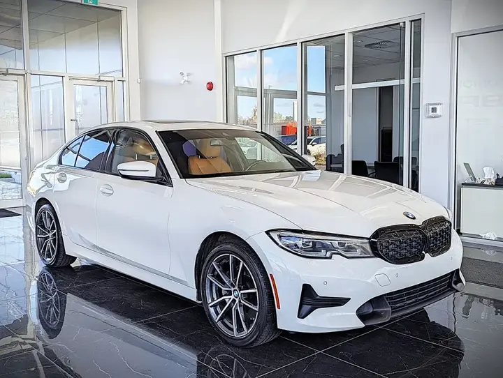 BMW 3 Series 2019 photo 3