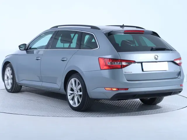 Skoda Superb Combi 2016 photo 3