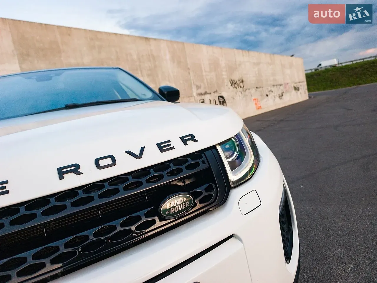 Land Rover Range Rover Evoque 2018 photo 2