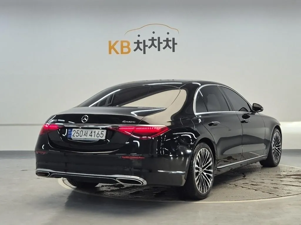 Mercedes-Benz S-Class 2023 photo 3