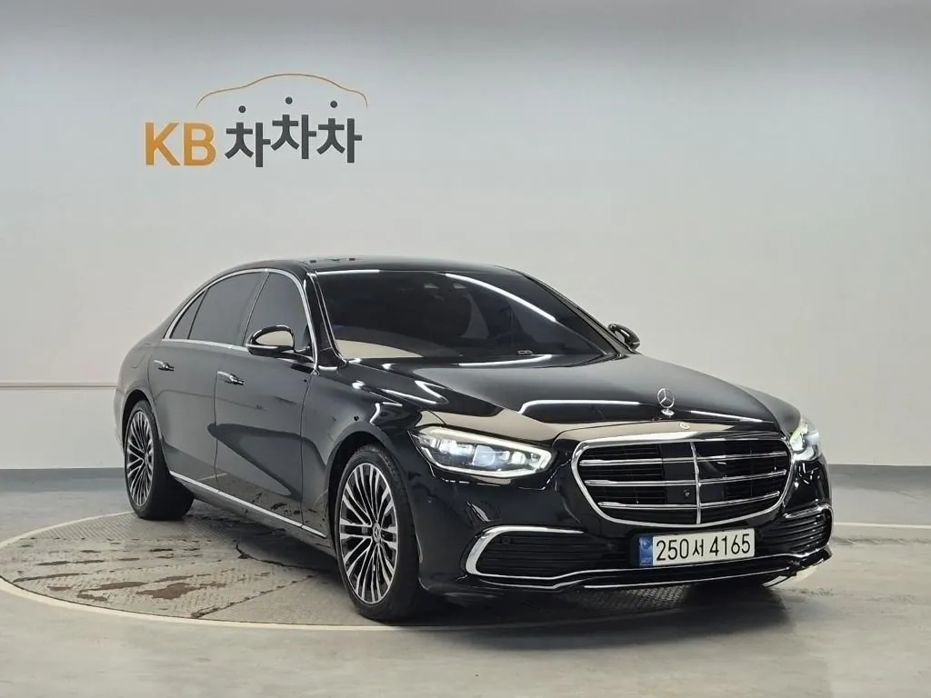 Mercedes-Benz S-Class 2023 photo 4