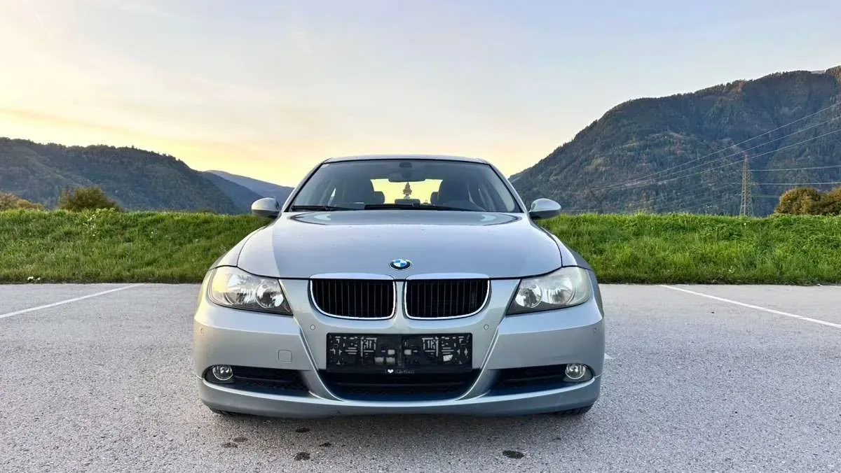 BMW 3 Series 2005 photo 3