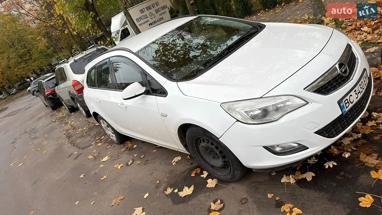 Opel Astra 2011 photo 3