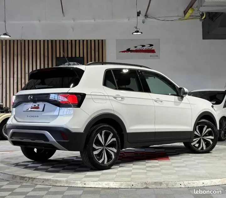 Volkswagen T-Cross 2024 photo 2