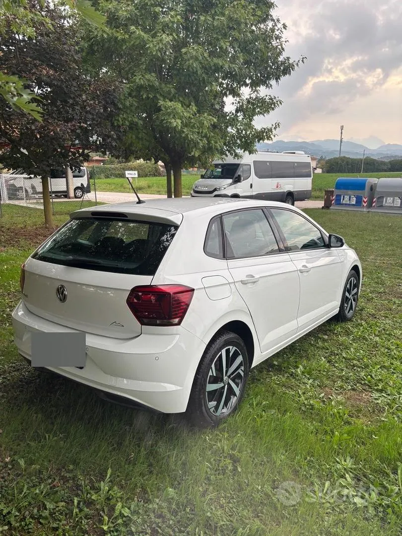 Volkswagen Polo 2017 photo 2
