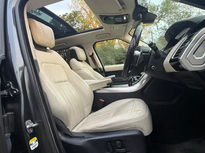 Land Rover Range Rover Sport 2018 photo 2