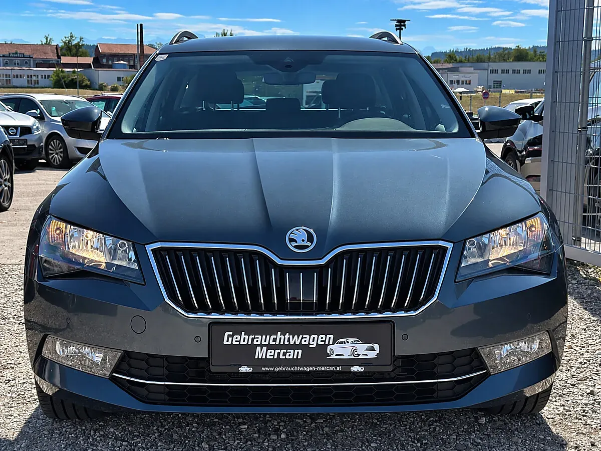 Skoda Superb 2017 photo 2