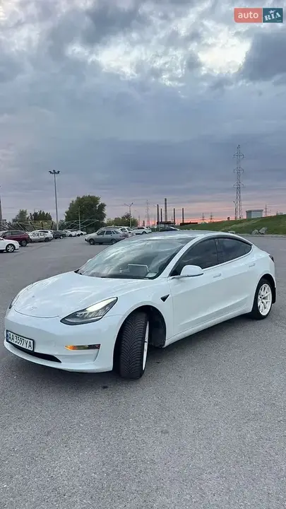 Tesla Model 3 2018 photo 2